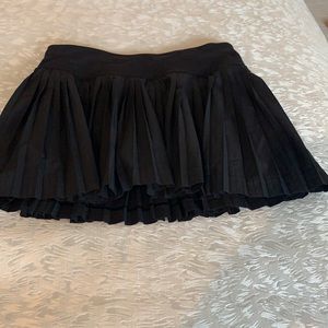Lululemon black pleated tennis skirt